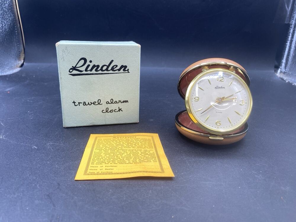 Vintage Linden Travel Alarm Clock. CLAMSHELL Working With Box # 497